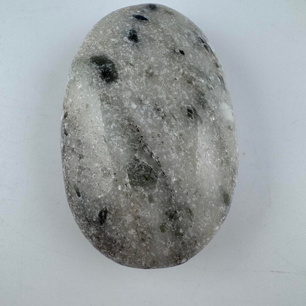 Epidote palm stone